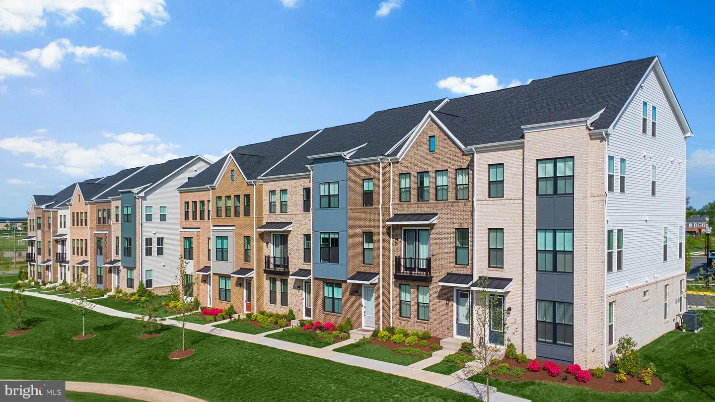 42119 PICASSO SQ, ASHBURN, Virginia 20148, 3 Bedrooms Bedrooms, ,2 BathroomsBathrooms,Residential,For sale,42119 PICASSO SQ,VALO2105684 MLS # VALO2105684