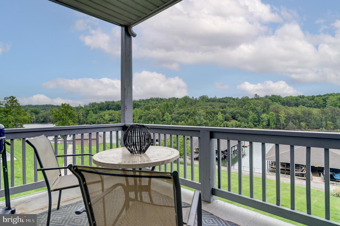 1103 MARINERS WAY #5, HUDDLESTON, Virginia 24104, 2 Bedrooms Bedrooms, ,2 BathroomsBathrooms,Residential,For sale,1103 MARINERS WAY #5,VABV2000240 MLS # VABV2000240