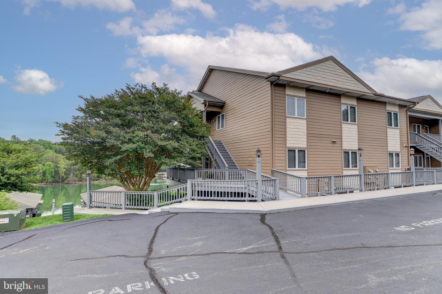 1103 MARINERS WAY #5, HUDDLESTON, Virginia 24104, 2 Bedrooms Bedrooms, ,2 BathroomsBathrooms,Residential,For sale,1103 MARINERS WAY #5,VABV2000240 MLS # VABV2000240
