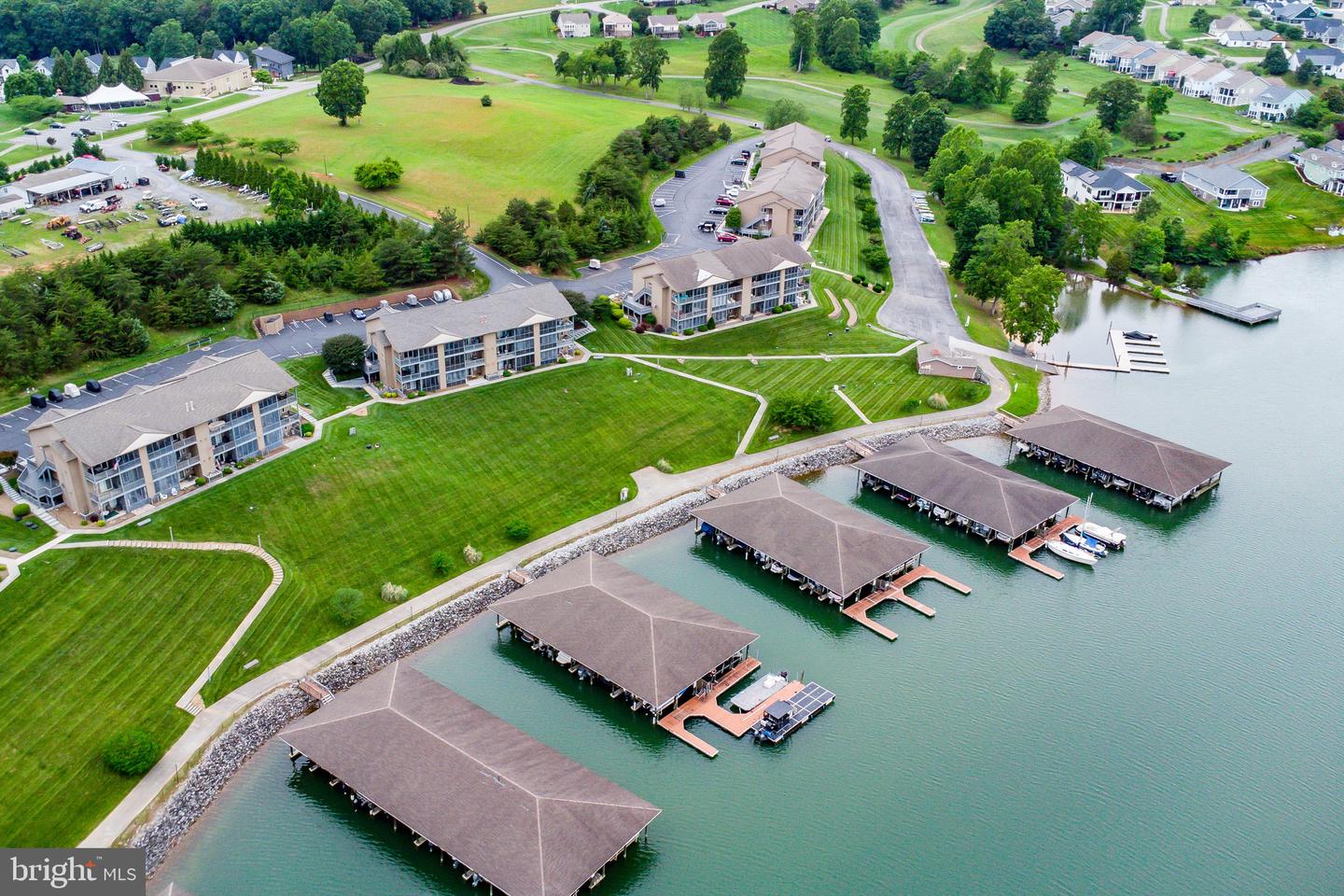 1103 MARINERS WAY #5, HUDDLESTON, Virginia 24104, 2 Bedrooms Bedrooms, ,2 BathroomsBathrooms,Residential,For sale,1103 MARINERS WAY #5,VABV2000240 MLS # VABV2000240