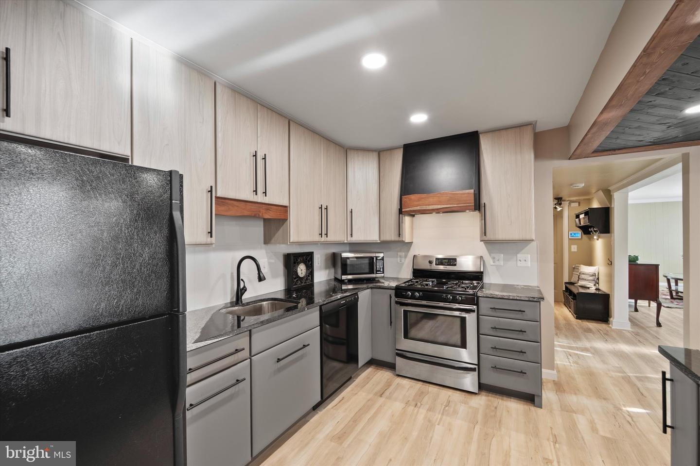 8121 TRURO CT, SPRINGFIELD, Virginia 22152, 4 Bedrooms Bedrooms, ,2 BathroomsBathrooms,Residential,For sale,8121 TRURO CT,VAFX2264126 MLS # VAFX2264126