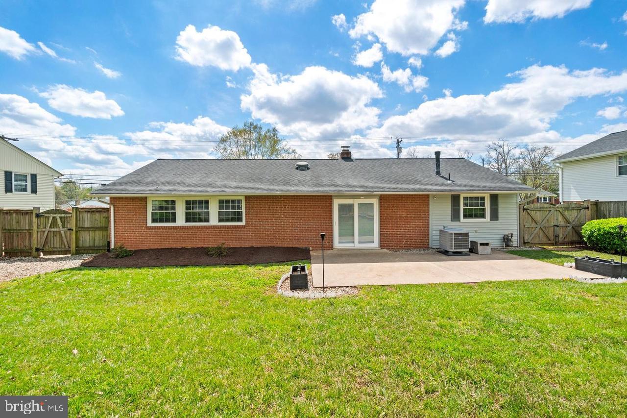 15008 CARLBERN DR, CENTREVILLE, Virginia 20120, 3 Bedrooms Bedrooms, ,1 BathroomBathrooms,Residential,For sale,15008 CARLBERN DR,VAFX2264128 MLS # VAFX2264128