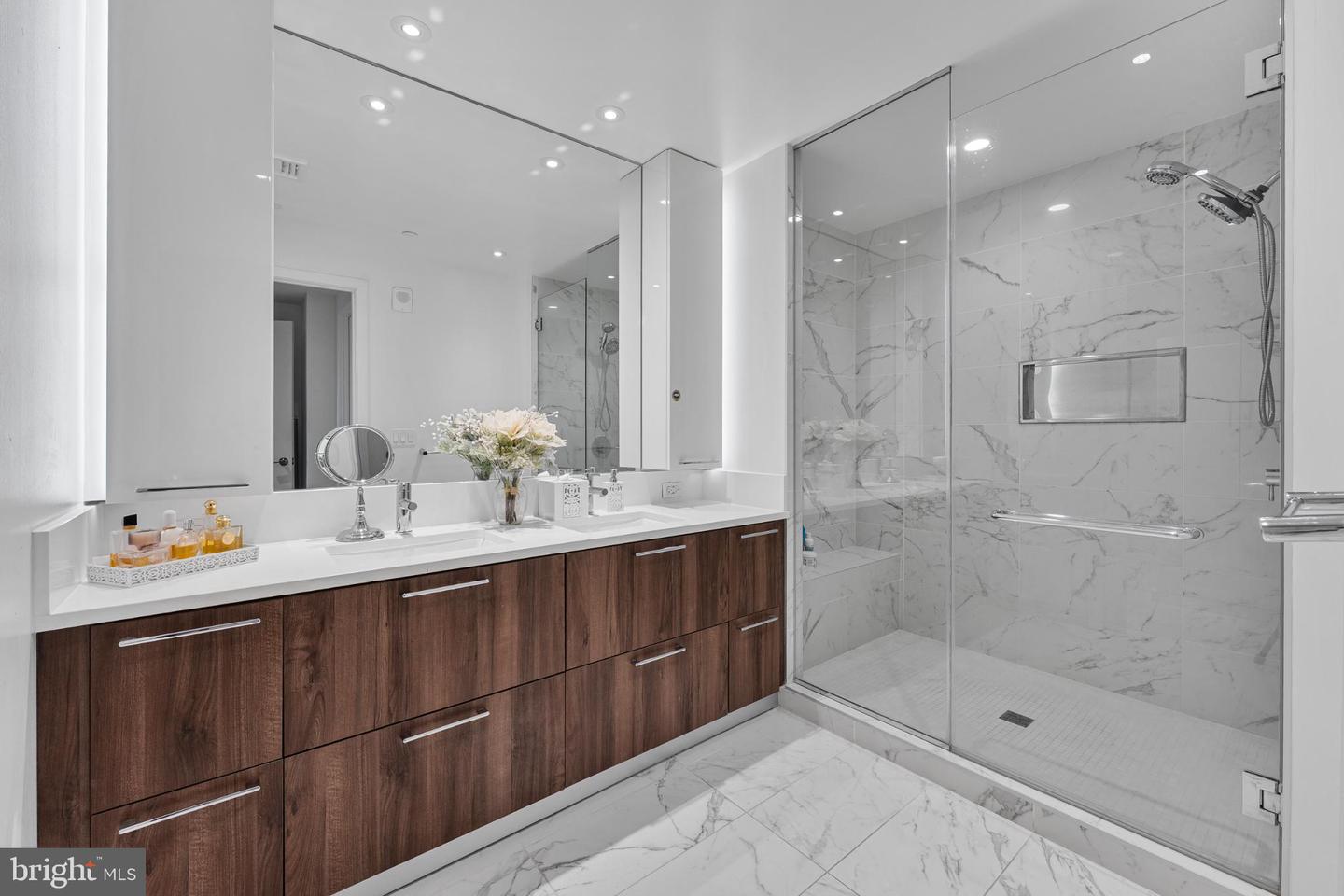 1650 SILVER HILL DR #1002, MCLEAN, Virginia 22102, 2 Bedrooms Bedrooms, 9 Rooms Rooms,2 BathroomsBathrooms,Residential,For sale,1650 SILVER HILL DR #1002,VAFX2264138 MLS # VAFX2264138