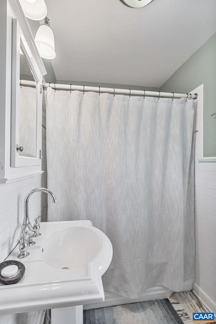 1500 RUGBY AVE, CHARLOTTESVILLE, Virginia 22903, 3 Bedrooms Bedrooms, ,2 BathroomsBathrooms,Residential,For sale,1500 RUGBY AVE,668391 MLS # 668391