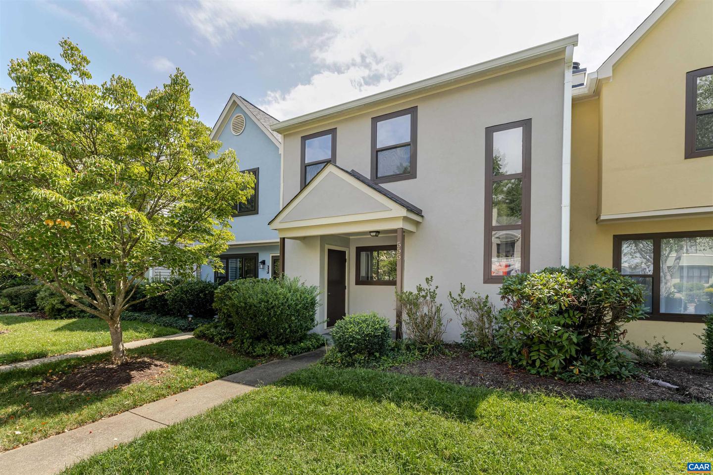 555 MILLSTONE CT, CHARLOTTESVILLE, Virginia 22901, 2 Bedrooms Bedrooms, ,1 BathroomBathrooms,Residential,For sale,555 MILLSTONE CT,668392 MLS # 668392