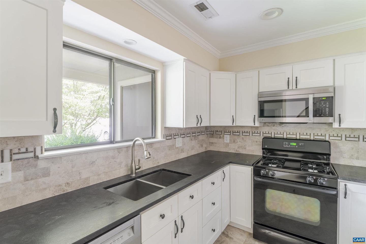 555 MILLSTONE CT, CHARLOTTESVILLE, Virginia 22901, 2 Bedrooms Bedrooms, ,1 BathroomBathrooms,Residential,For sale,555 MILLSTONE CT,668392 MLS # 668392