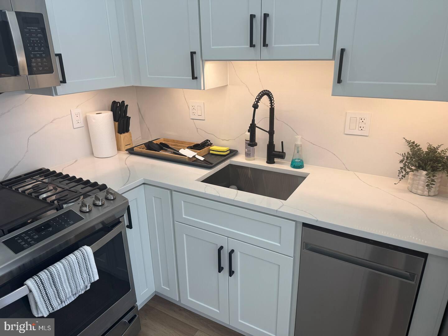 2517 ONTARIO RD NW #3, WASHINGTON, District Of Columbia 20009, 1 Bedroom Bedrooms, ,1 BathroomBathrooms,Residential,For sale,2517 ONTARIO RD NW #3,DCDC2217444 MLS # DCDC2217444