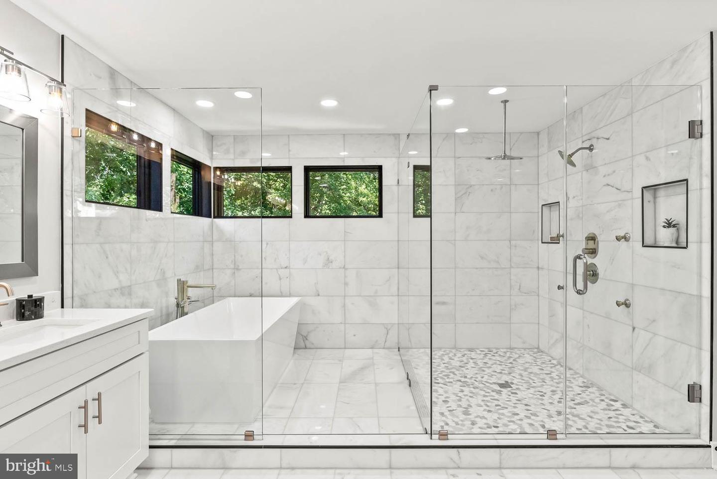 501 YEONAS DR SW, VIENNA, Virginia 22180, 7 Bedrooms Bedrooms, ,6 BathroomsBathrooms,Residential,For sale,501 YEONAS DR SW,VAFX2225376 MLS # VAFX2225376