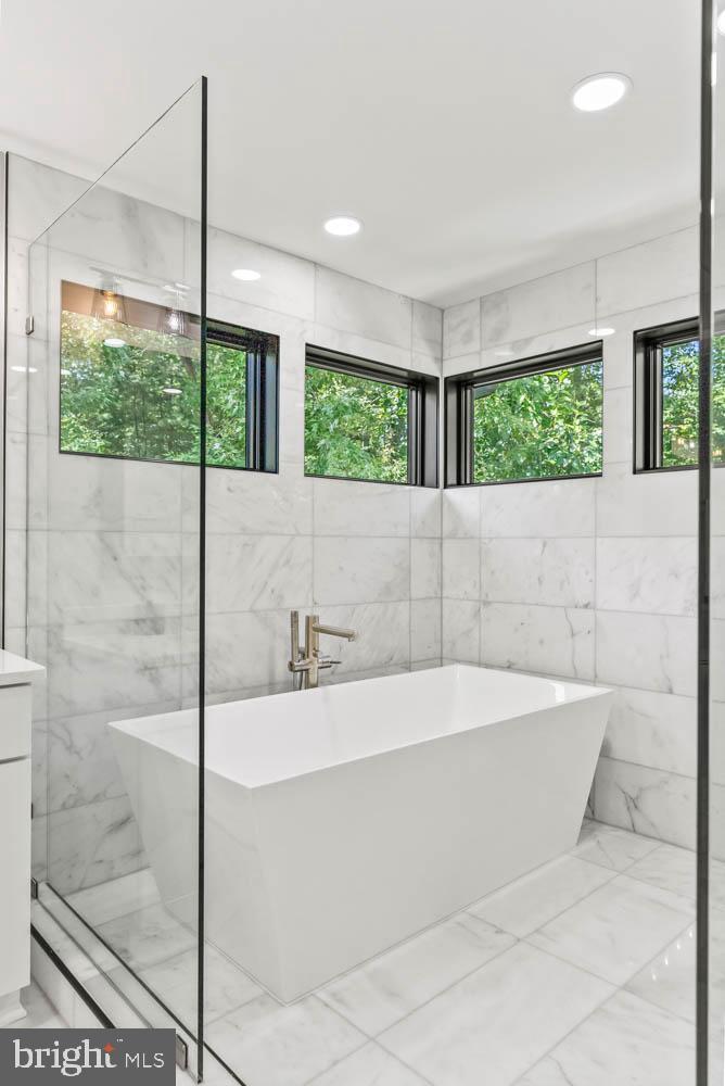 501 YEONAS DR SW, VIENNA, Virginia 22180, 7 Bedrooms Bedrooms, ,6 BathroomsBathrooms,Residential,For sale,501 YEONAS DR SW,VAFX2225376 MLS # VAFX2225376