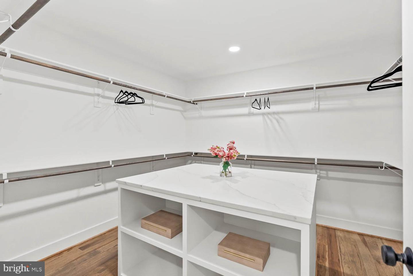 501 YEONAS DR SW, VIENNA, Virginia 22180, 7 Bedrooms Bedrooms, ,6 BathroomsBathrooms,Residential,For sale,501 YEONAS DR SW,VAFX2225376 MLS # VAFX2225376