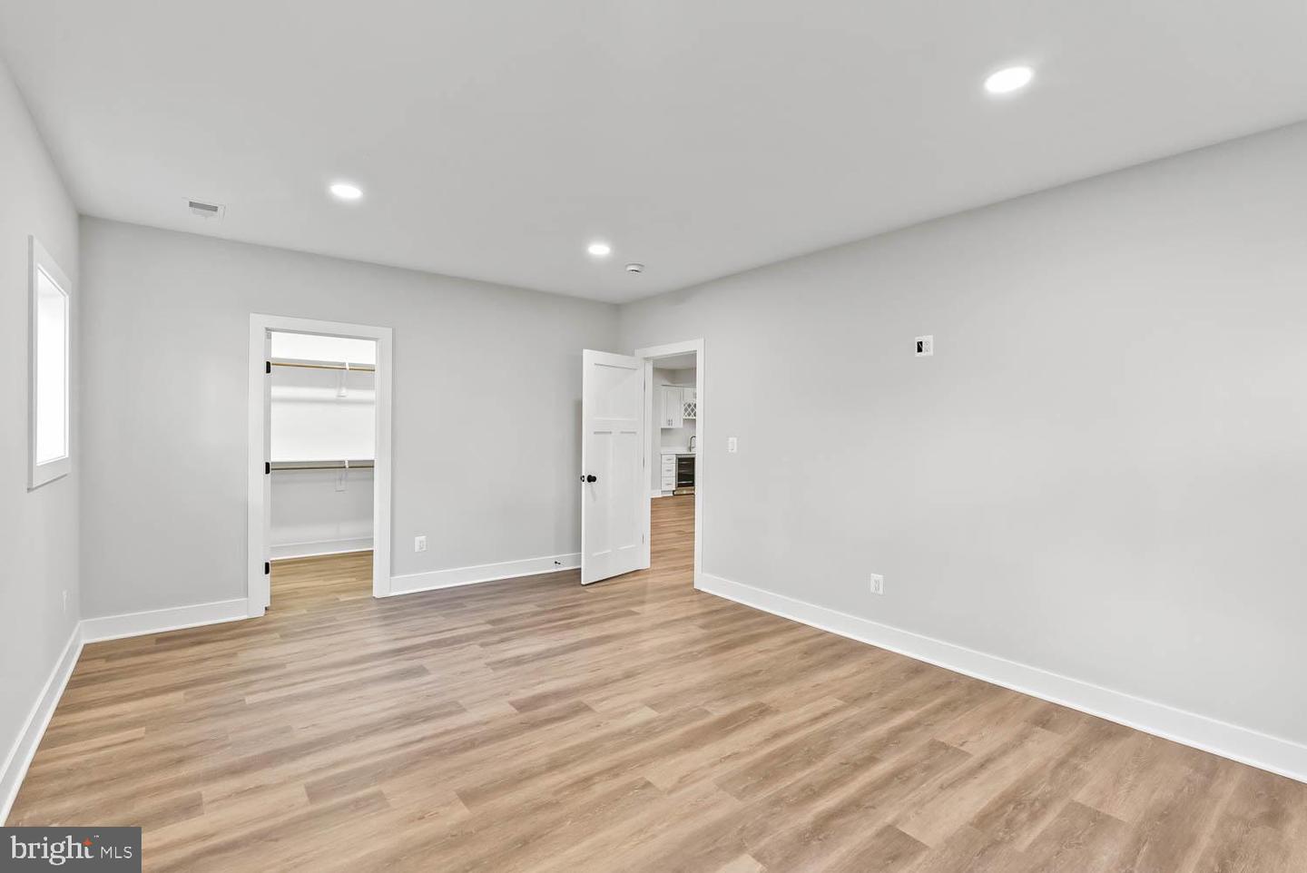 501 YEONAS DR SW, VIENNA, Virginia 22180, 7 Bedrooms Bedrooms, ,6 BathroomsBathrooms,Residential,For sale,501 YEONAS DR SW,VAFX2225376 MLS # VAFX2225376