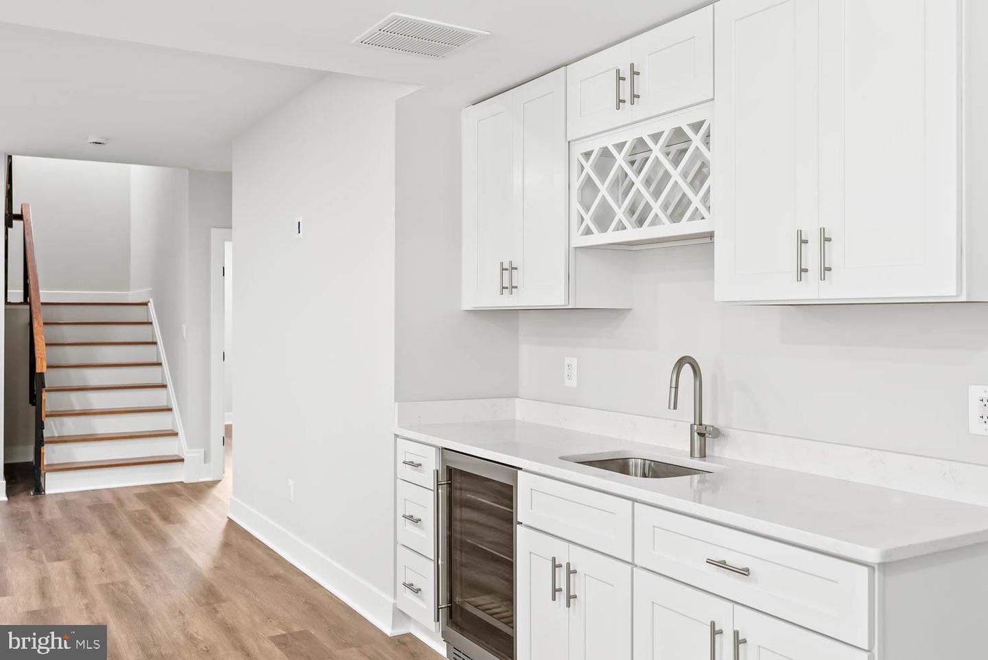 501 YEONAS DR SW, VIENNA, Virginia 22180, 7 Bedrooms Bedrooms, ,6 BathroomsBathrooms,Residential,For sale,501 YEONAS DR SW,VAFX2225376 MLS # VAFX2225376