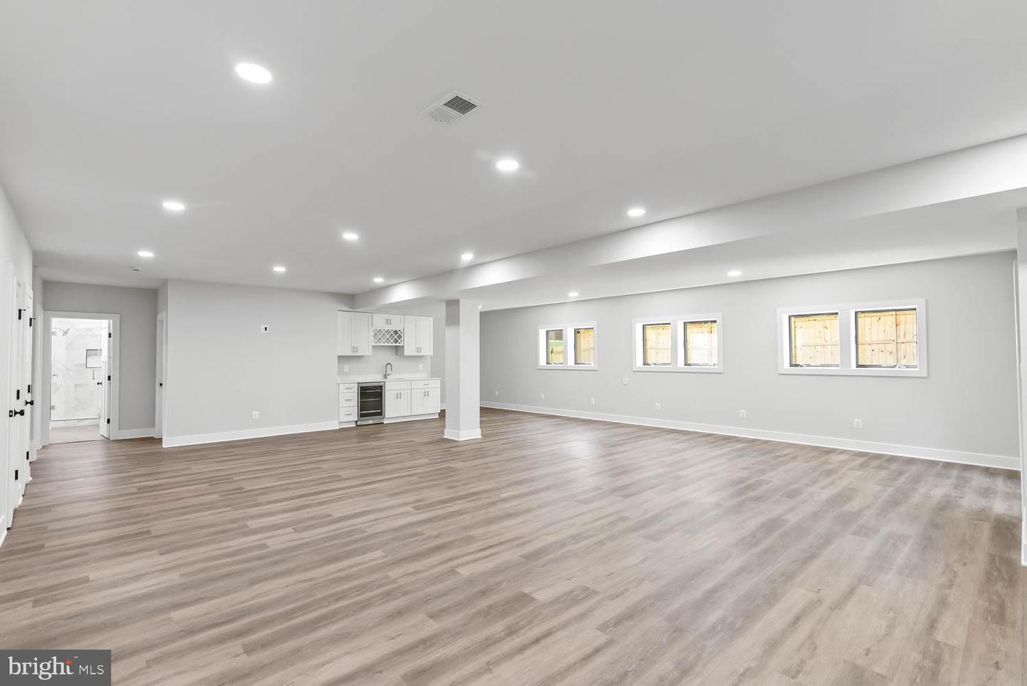 501 YEONAS DR SW, VIENNA, Virginia 22180, 7 Bedrooms Bedrooms, ,6 BathroomsBathrooms,Residential,For sale,501 YEONAS DR SW,VAFX2225376 MLS # VAFX2225376