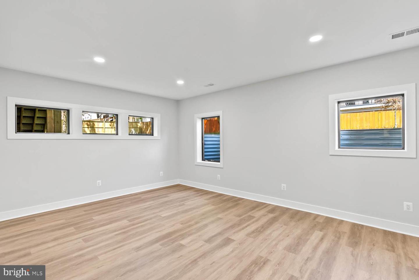 501 YEONAS DR SW, VIENNA, Virginia 22180, 7 Bedrooms Bedrooms, ,6 BathroomsBathrooms,Residential,For sale,501 YEONAS DR SW,VAFX2225376 MLS # VAFX2225376
