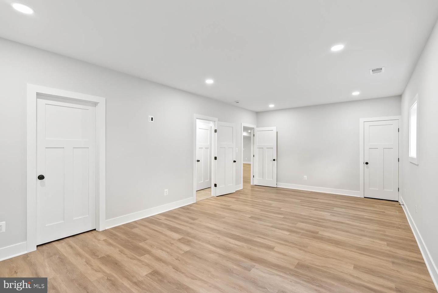 501 YEONAS DR SW, VIENNA, Virginia 22180, 7 Bedrooms Bedrooms, ,6 BathroomsBathrooms,Residential,For sale,501 YEONAS DR SW,VAFX2225376 MLS # VAFX2225376
