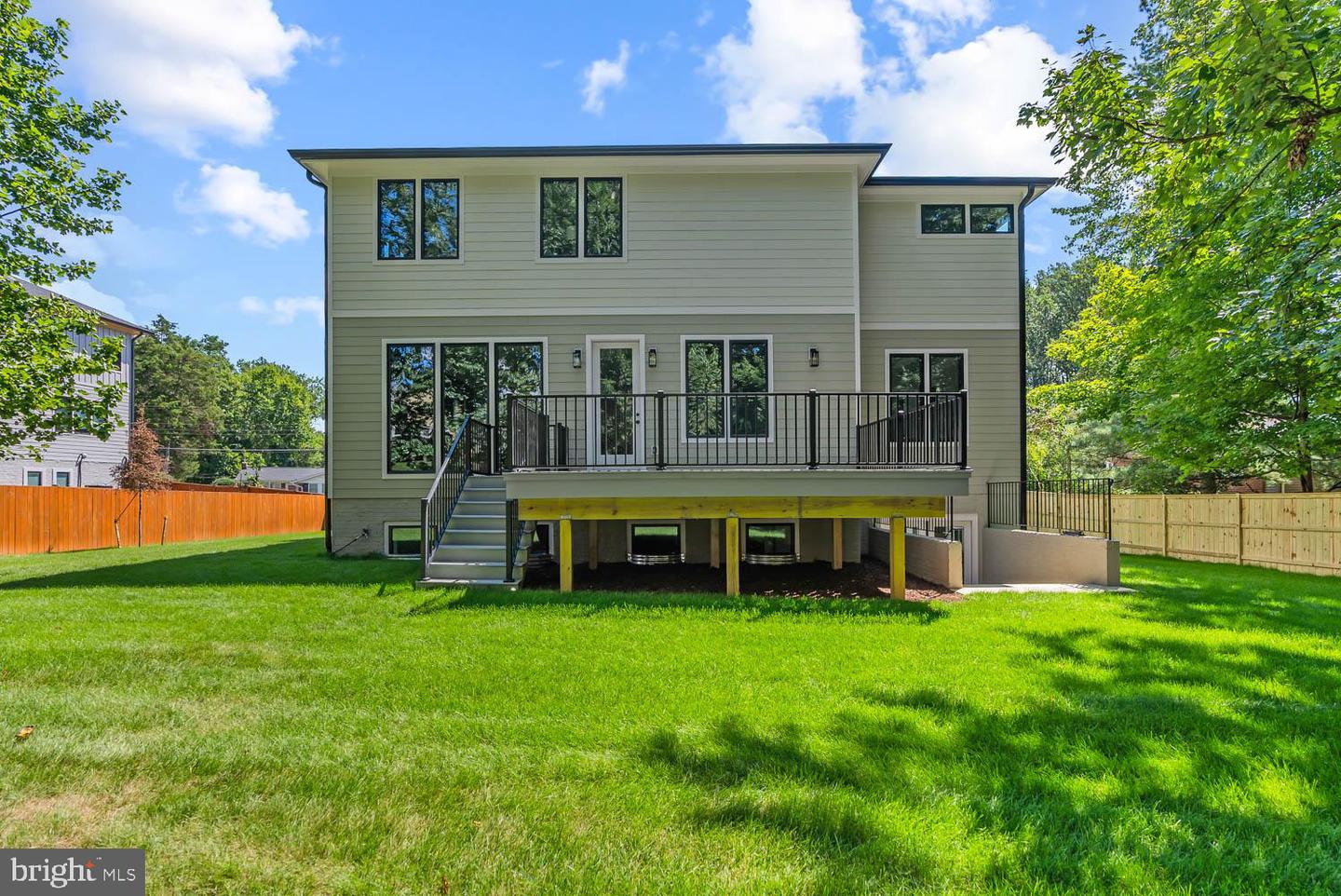 501 YEONAS DR SW, VIENNA, Virginia 22180, 7 Bedrooms Bedrooms, ,6 BathroomsBathrooms,Residential,For sale,501 YEONAS DR SW,VAFX2225376 MLS # VAFX2225376