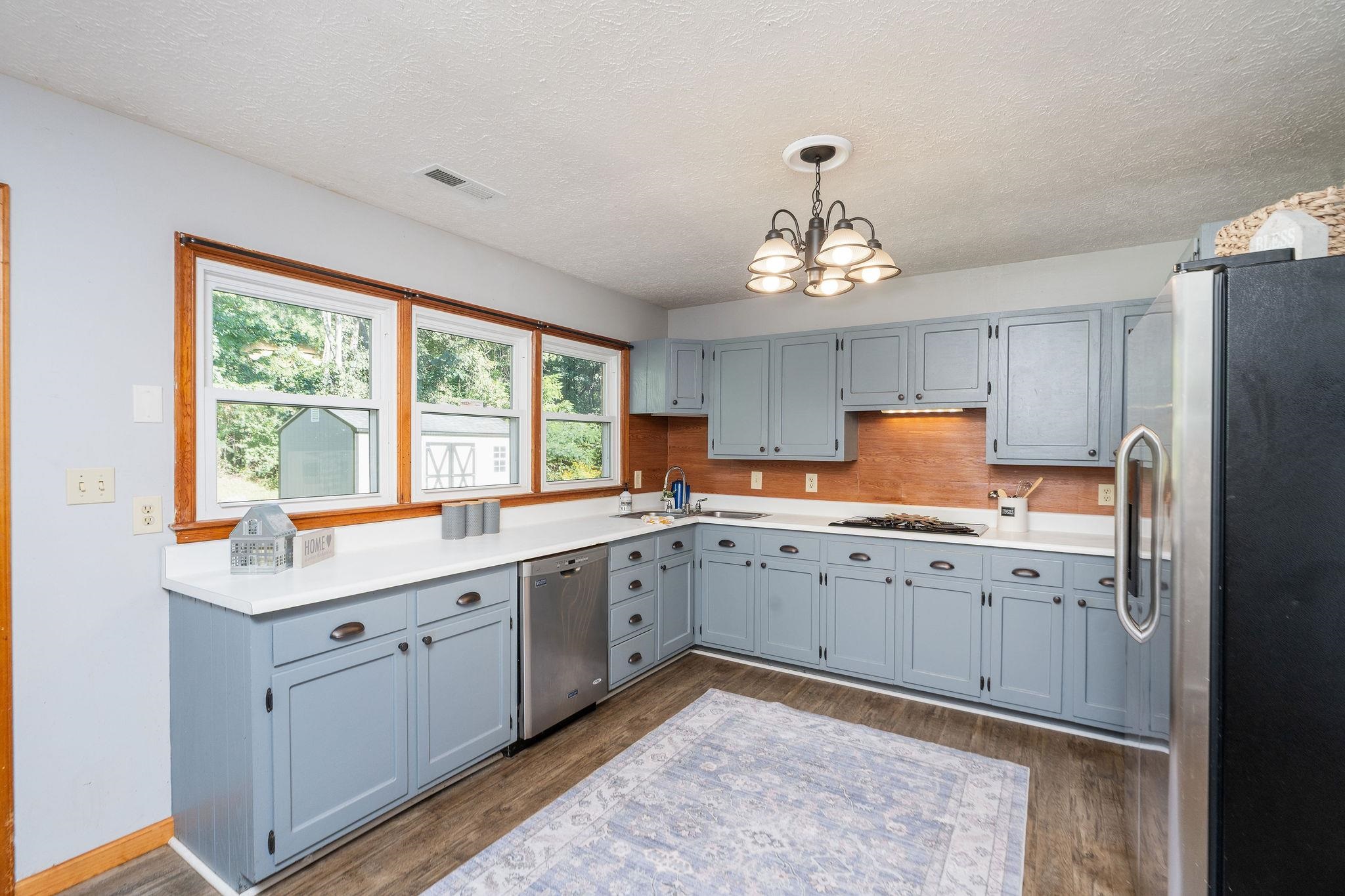 9 SHULTZ LN, GREENVILLE, Virginia 24440, 4 Bedrooms Bedrooms, ,2 BathroomsBathrooms,Residential,9 SHULTZ LN,668414 MLS # 668414