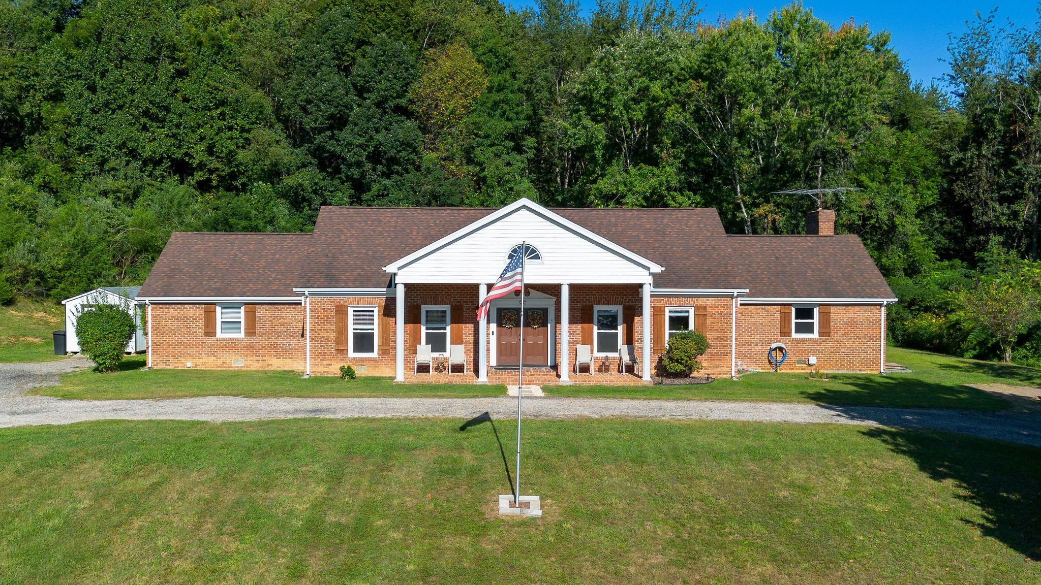 9 SHULTZ LN, GREENVILLE, Virginia 24440, 4 Bedrooms Bedrooms, ,2 BathroomsBathrooms,Residential,9 SHULTZ LN,668414 MLS # 668414