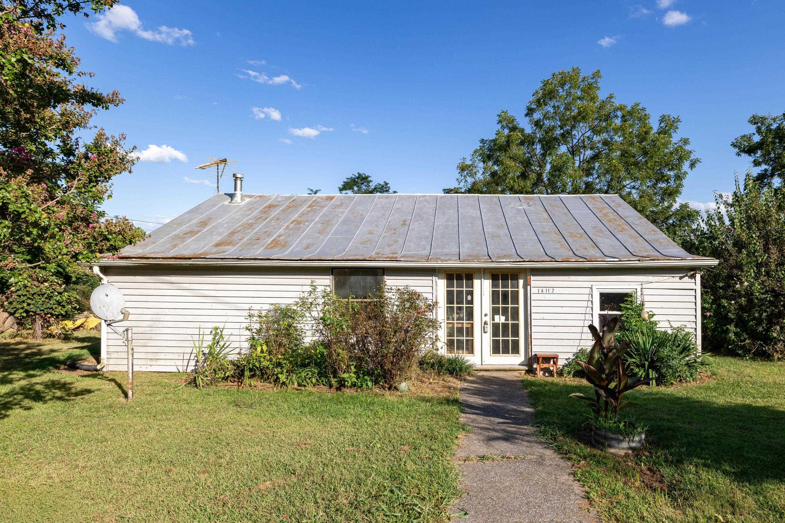 16112 NORTH MOUNTAIN RD, BROADWAY, Virginia 22815, 3 Bedrooms Bedrooms, ,1 BathroomBathrooms,Residential,16112 NORTH MOUNTAIN RD,668417 MLS # 668417