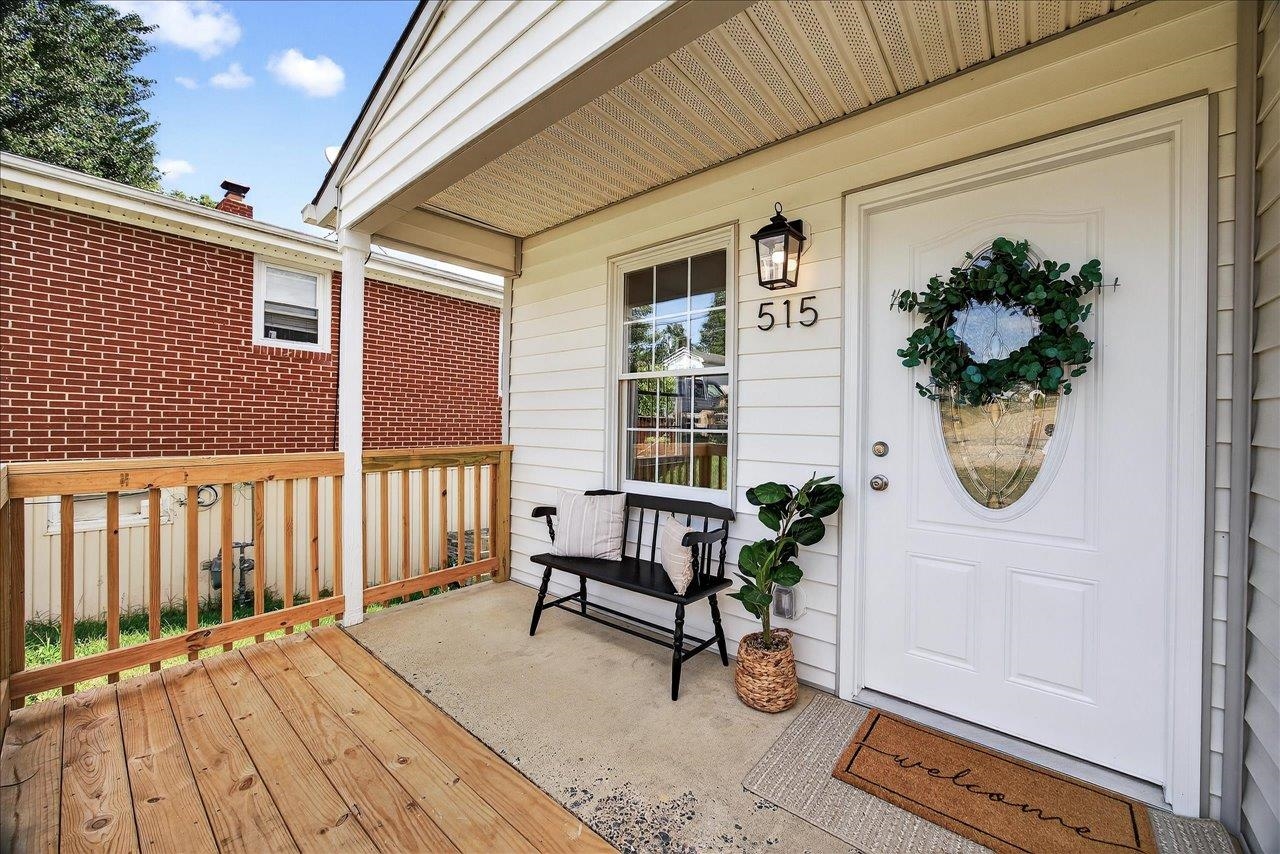 515 B ST, STAUNTON, Virginia 24401, 3 Bedrooms Bedrooms, ,2 BathroomsBathrooms,Residential,515 B ST,668418 MLS # 668418