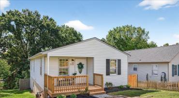 515 B ST, STAUNTON, Virginia 24401, 3 Bedrooms Bedrooms, ,2 BathroomsBathrooms,Residential,515 B ST,668418 MLS # 668418