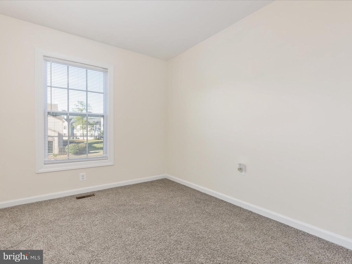 10462 PARADISE CT, MANASSAS, Virginia 20109, 3 Bedrooms Bedrooms, ,2 BathroomsBathrooms,Residential,For sale,10462 PARADISE CT,VAPW2097298 MLS # VAPW2097298