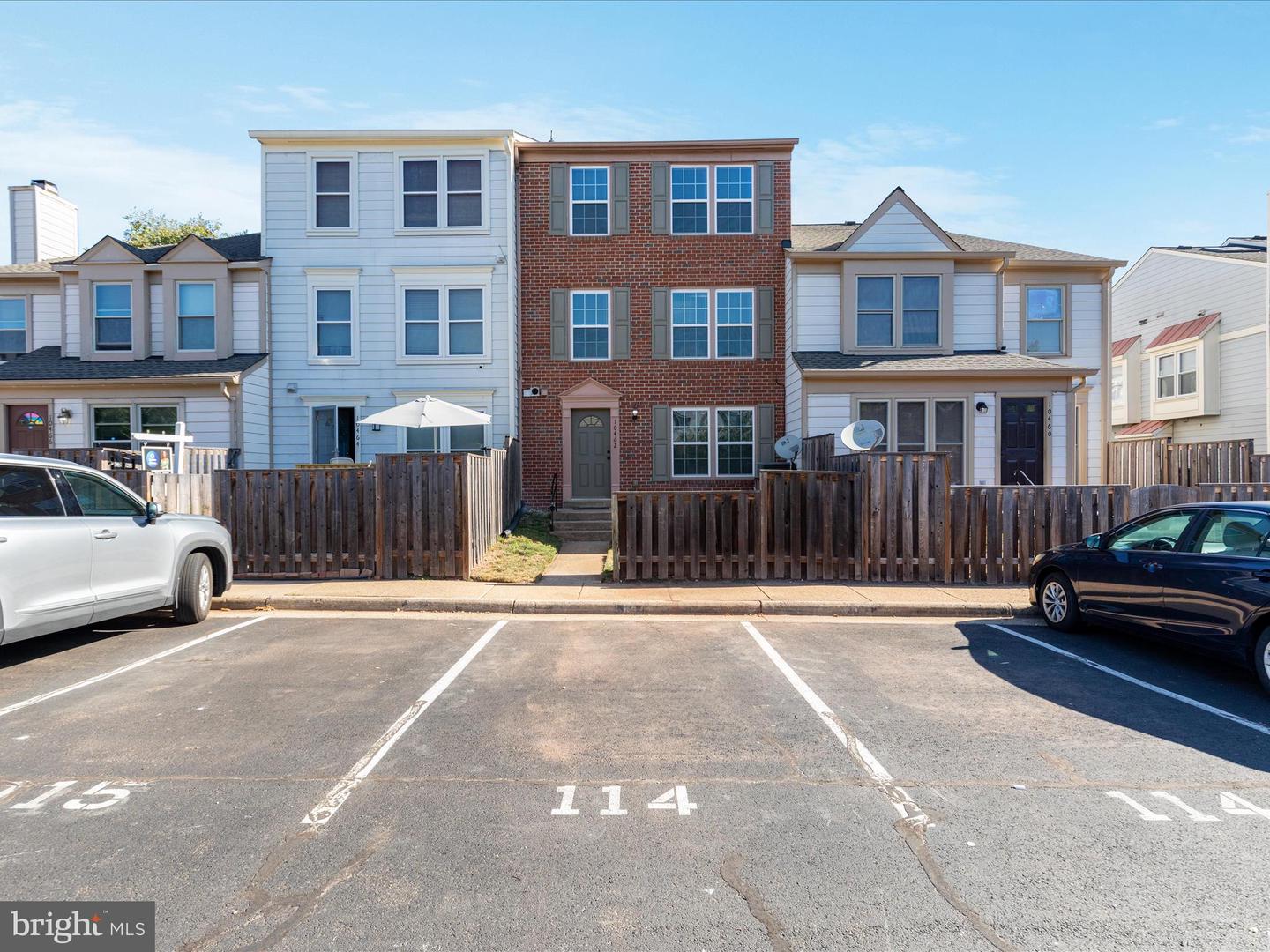 10462 PARADISE CT, MANASSAS, Virginia 20109, 3 Bedrooms Bedrooms, ,2 BathroomsBathrooms,Residential,For sale,10462 PARADISE CT,VAPW2097298 MLS # VAPW2097298