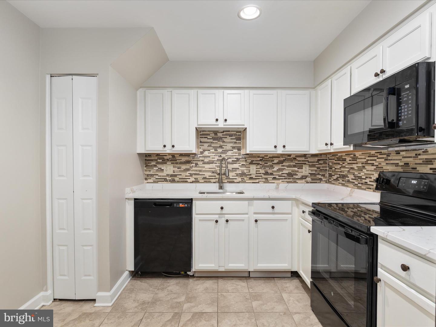 10462 PARADISE CT, MANASSAS, Virginia 20109, 3 Bedrooms Bedrooms, ,2 BathroomsBathrooms,Residential,For sale,10462 PARADISE CT,VAPW2097298 MLS # VAPW2097298