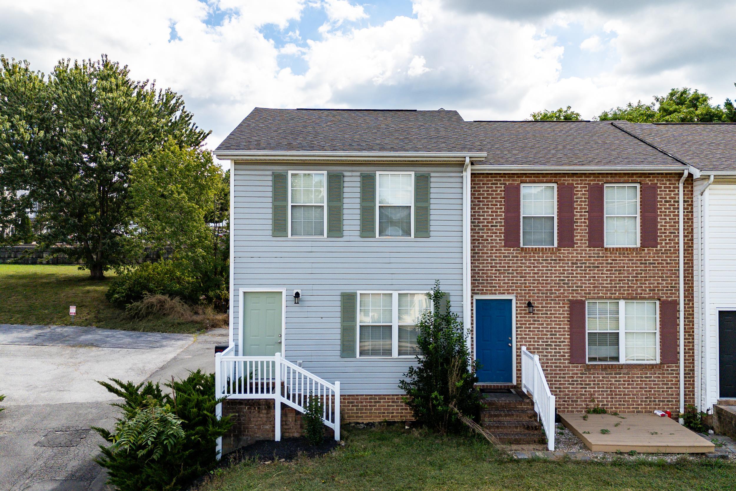 2211 RESERVOIR ST, HARRISONBURG, Virginia 22801, 2 Bedrooms Bedrooms, ,2 BathroomsBathrooms,Residential,2211 RESERVOIR ST,668423 MLS # 668423