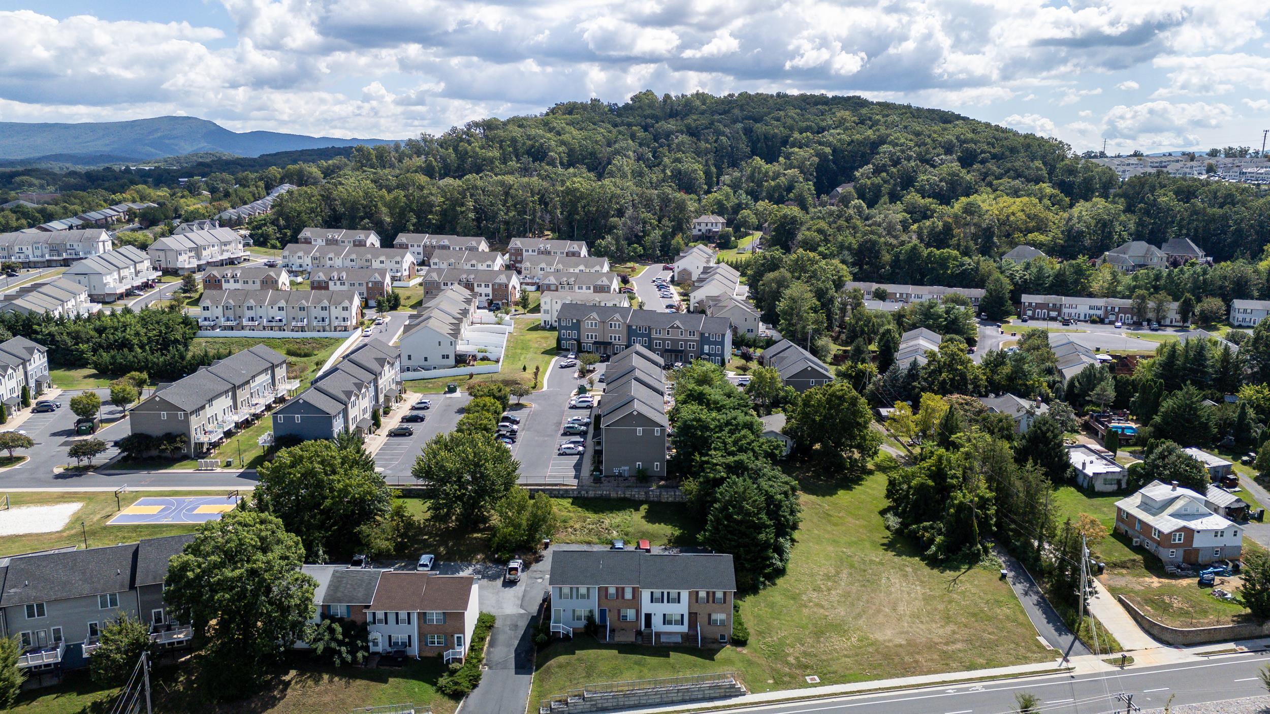 2211 RESERVOIR ST, HARRISONBURG, Virginia 22801, 2 Bedrooms Bedrooms, ,2 BathroomsBathrooms,Residential,2211 RESERVOIR ST,668423 MLS # 668423