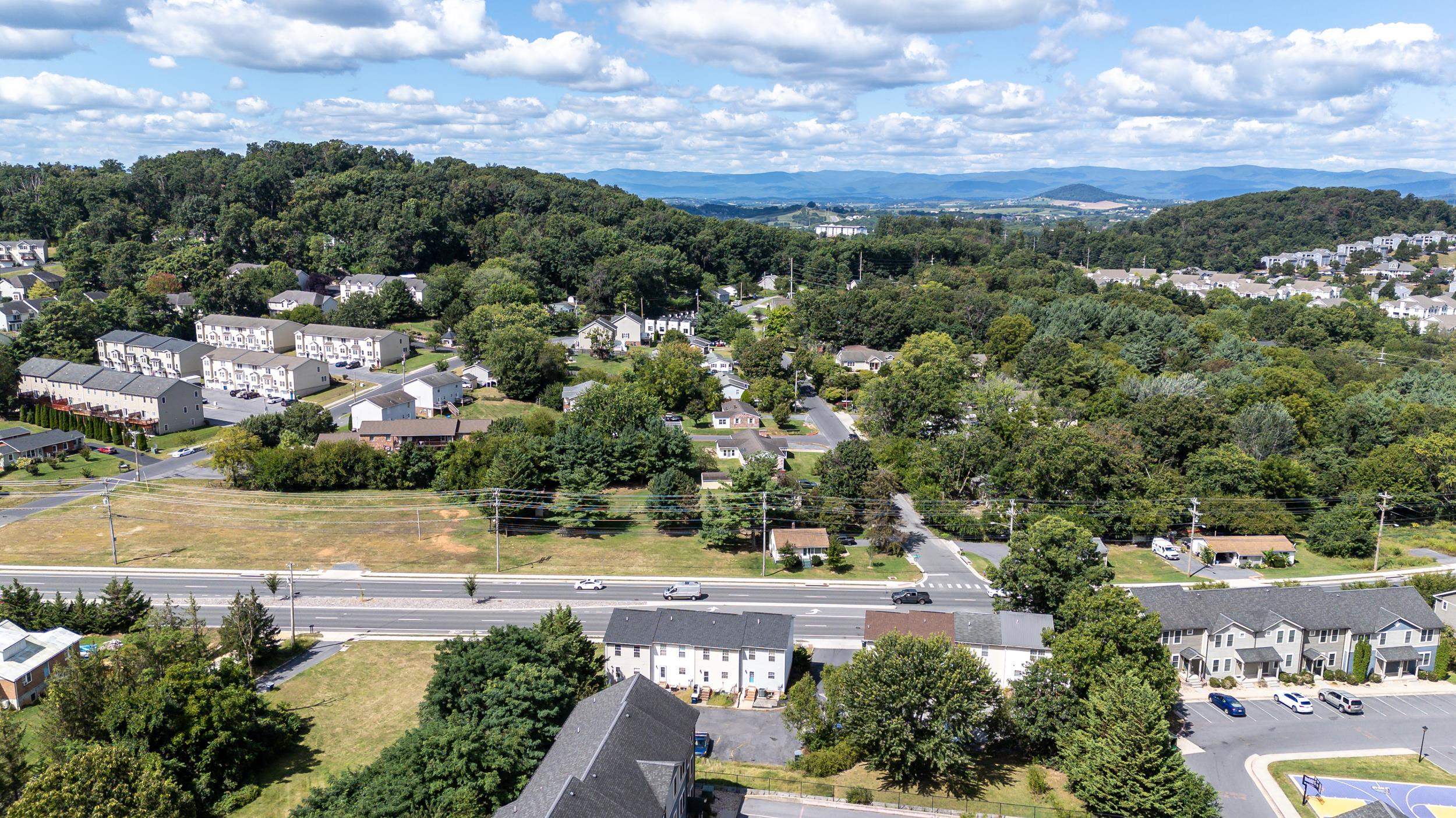 2211 RESERVOIR ST, HARRISONBURG, Virginia 22801, 2 Bedrooms Bedrooms, ,2 BathroomsBathrooms,Residential,2211 RESERVOIR ST,668423 MLS # 668423
