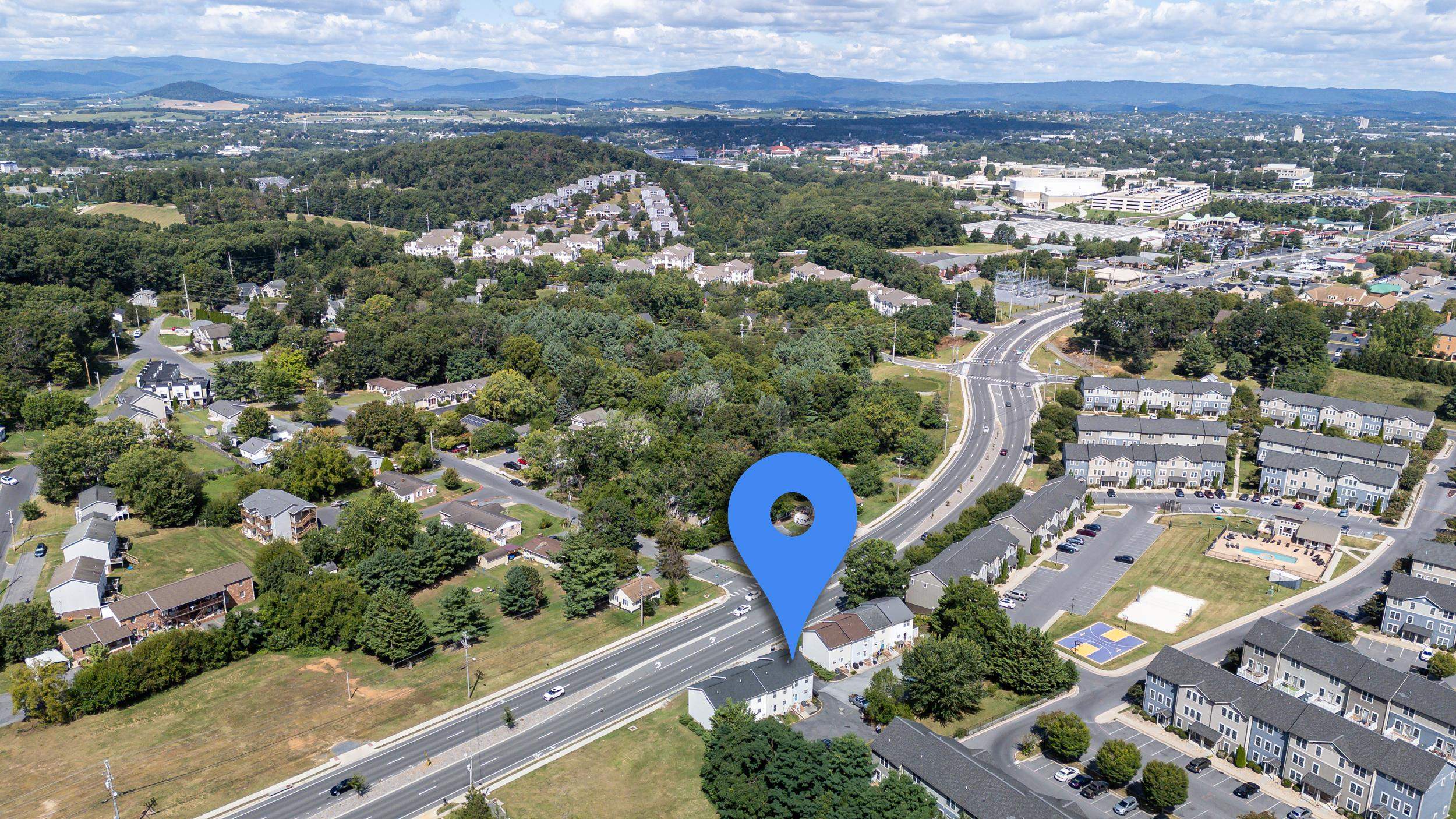2211 RESERVOIR ST, HARRISONBURG, Virginia 22801, 2 Bedrooms Bedrooms, ,2 BathroomsBathrooms,Residential,2211 RESERVOIR ST,668423 MLS # 668423