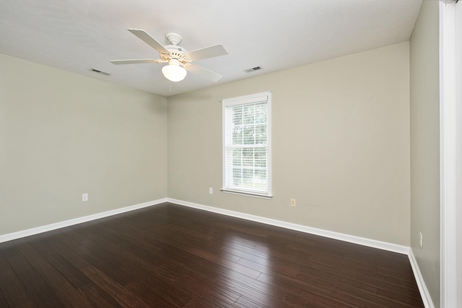 303 JACKSON AVE, ELKTON, Virginia 22827, 3 Bedrooms Bedrooms, ,2 BathroomsBathrooms,Residential,303 JACKSON AVE,668428 MLS # 668428