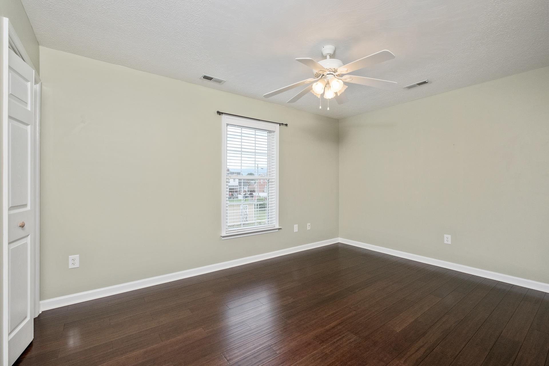 303 JACKSON AVE, ELKTON, Virginia 22827, 3 Bedrooms Bedrooms, ,2 BathroomsBathrooms,Residential,303 JACKSON AVE,668428 MLS # 668428
