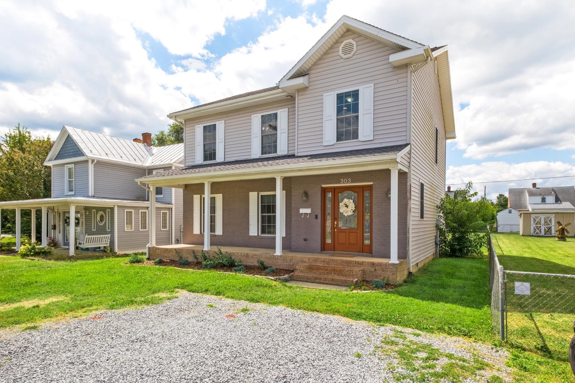 303 JACKSON AVE, ELKTON, Virginia 22827, 3 Bedrooms Bedrooms, ,2 BathroomsBathrooms,Residential,303 JACKSON AVE,668428 MLS # 668428