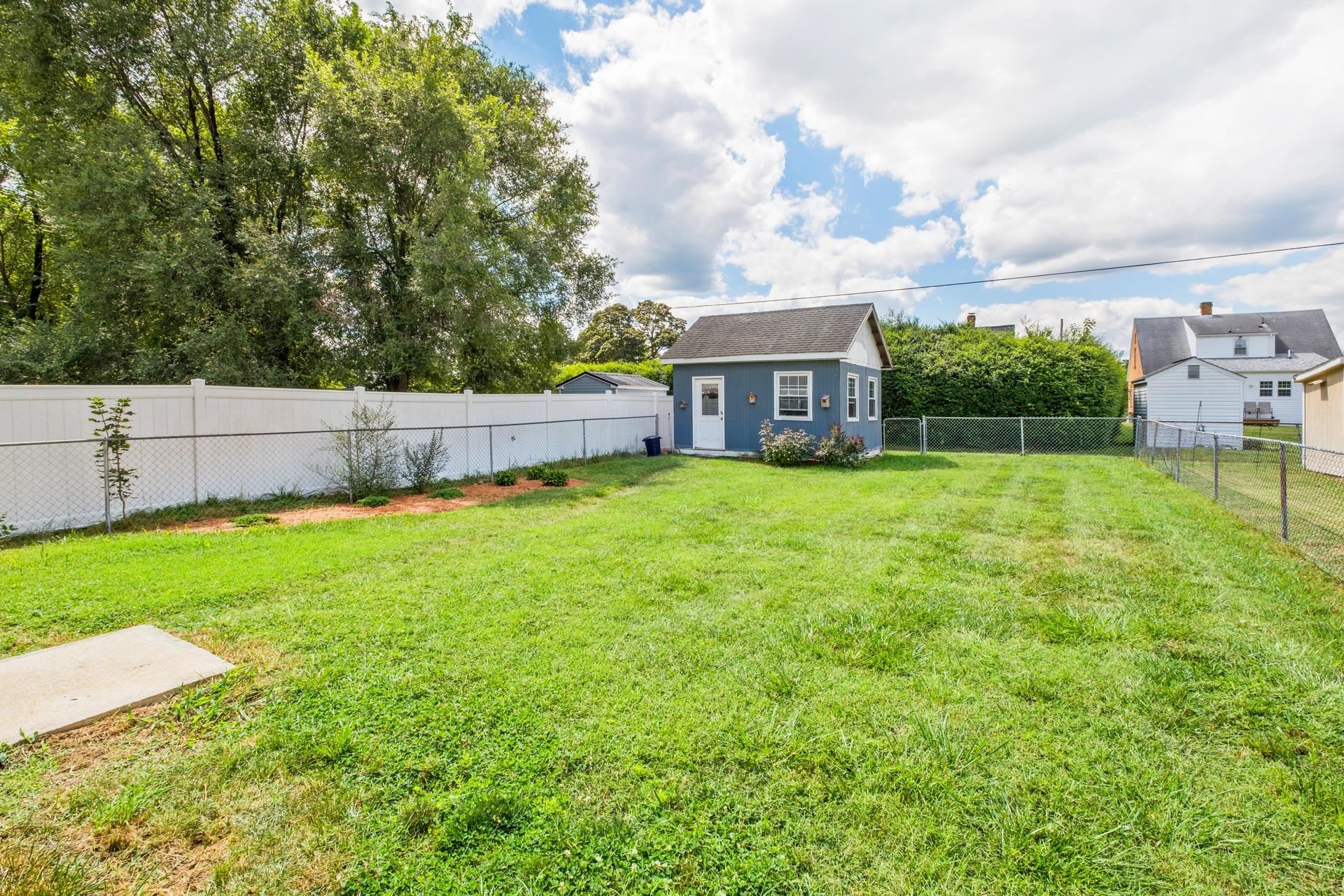 303 JACKSON AVE, ELKTON, Virginia 22827, 3 Bedrooms Bedrooms, ,2 BathroomsBathrooms,Residential,303 JACKSON AVE,668428 MLS # 668428