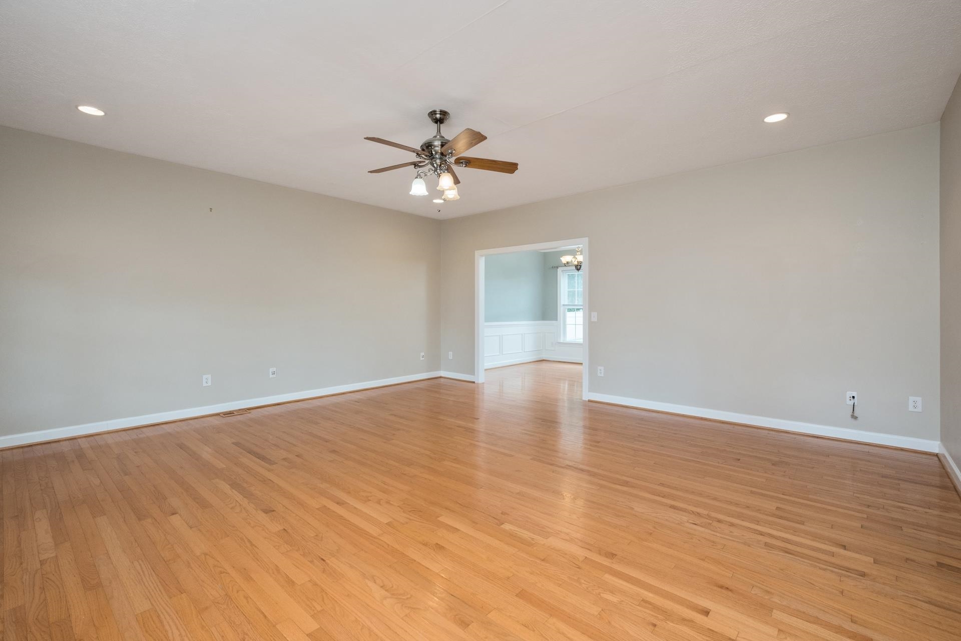 303 JACKSON AVE, ELKTON, Virginia 22827, 3 Bedrooms Bedrooms, ,2 BathroomsBathrooms,Residential,303 JACKSON AVE,668428 MLS # 668428
