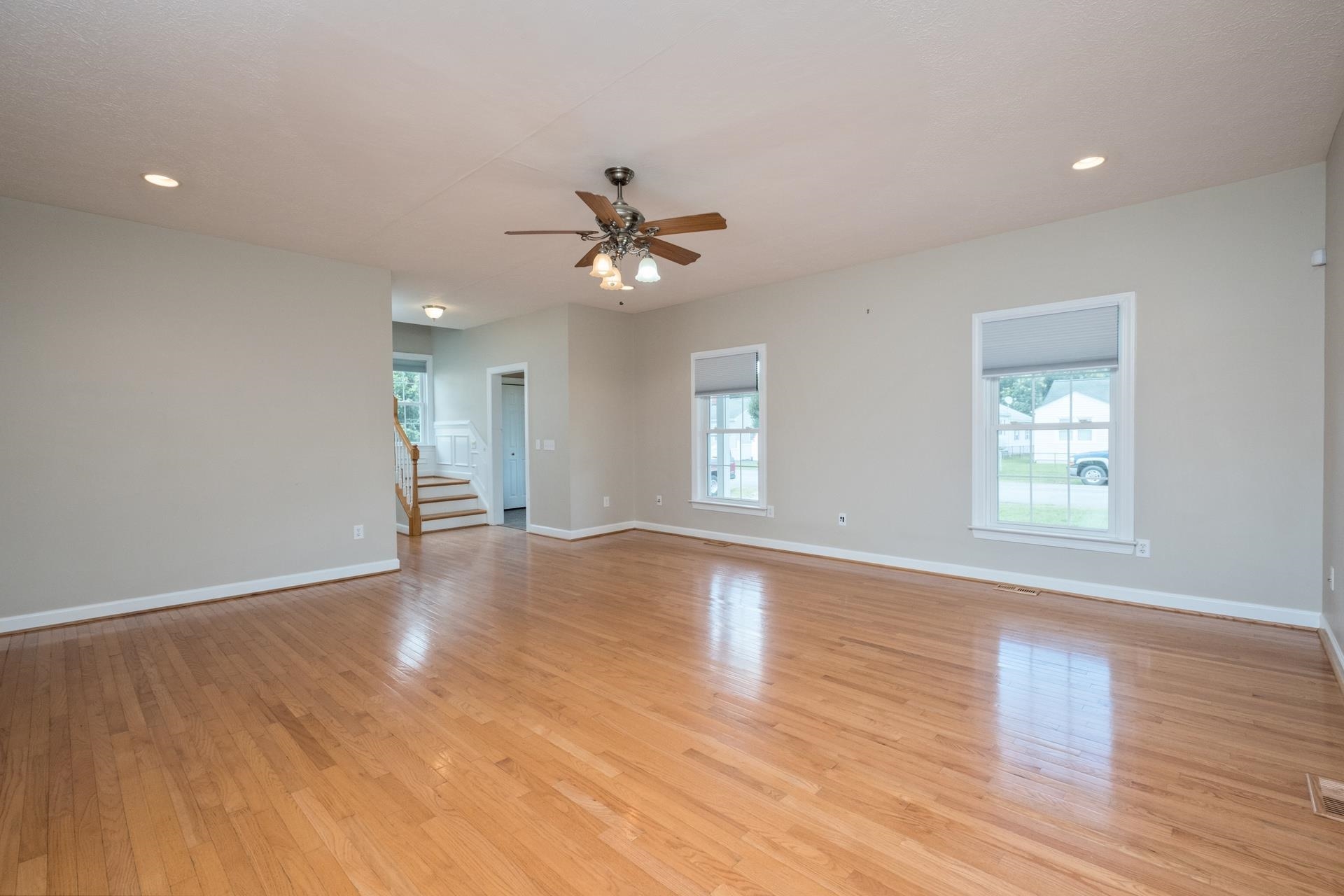 303 JACKSON AVE, ELKTON, Virginia 22827, 3 Bedrooms Bedrooms, ,2 BathroomsBathrooms,Residential,303 JACKSON AVE,668428 MLS # 668428