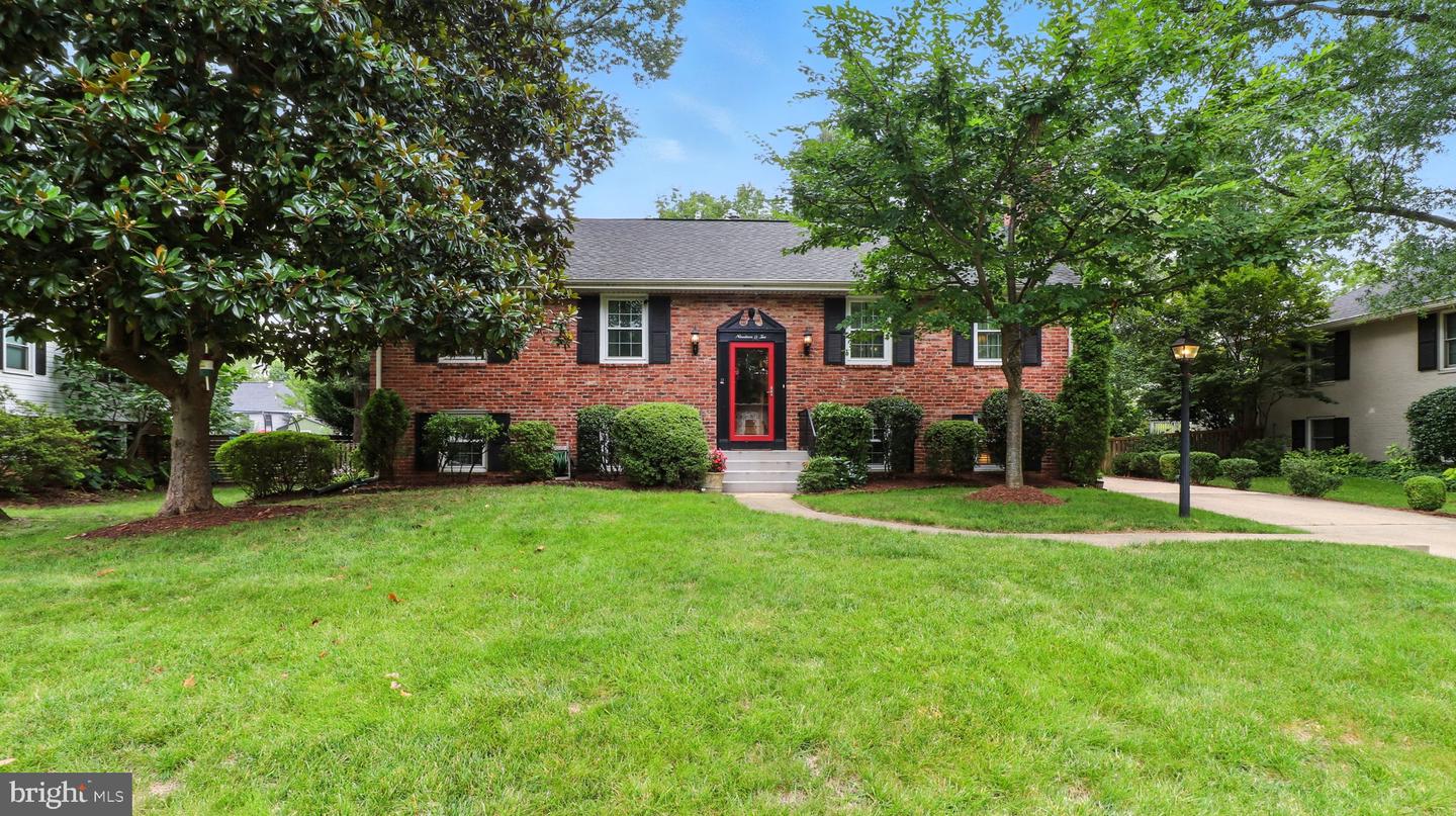 1902 STIRRUP LN, ALEXANDRIA, Virginia 22308, 6 Bedrooms Bedrooms, ,4 BathroomsBathrooms,Residential,For sale,1902 STIRRUP LN,VAFX2255208 MLS # VAFX2255208