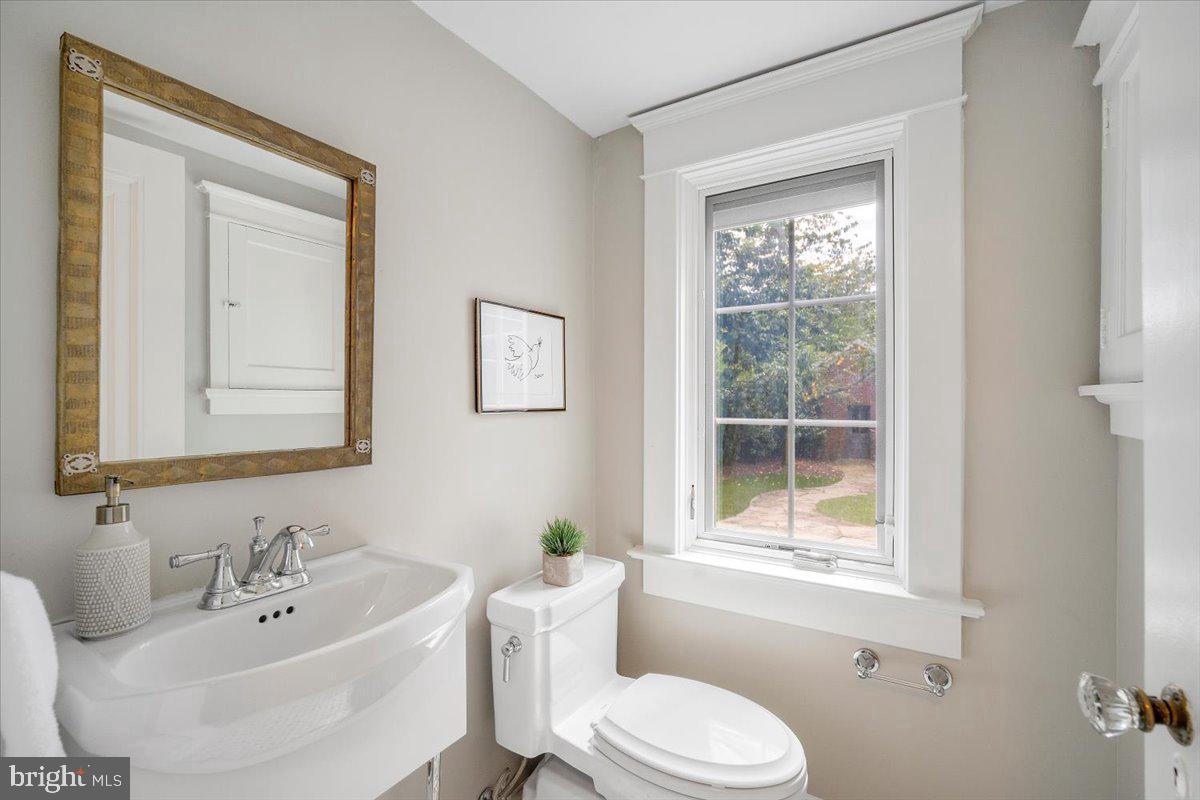 1610 CRITTENDEN ST NW, WASHINGTON, District Of Columbia 20011, 5 Bedrooms Bedrooms, ,4 BathroomsBathrooms,Residential,For sale,1610 CRITTENDEN ST NW,DCDC2211256 MLS # DCDC2211256