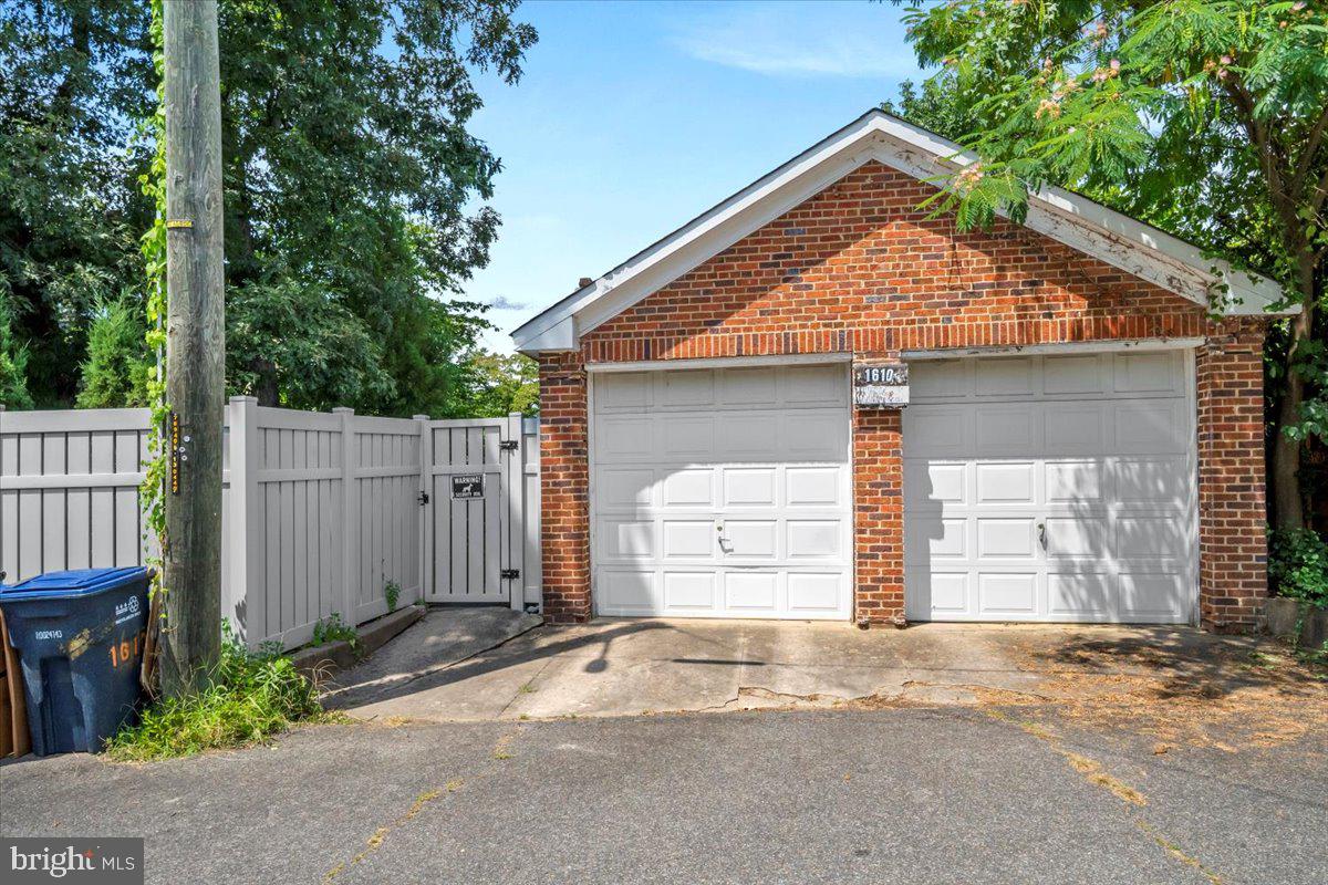 1610 CRITTENDEN ST NW, WASHINGTON, District Of Columbia 20011, 5 Bedrooms Bedrooms, ,4 BathroomsBathrooms,Residential,For sale,1610 CRITTENDEN ST NW,DCDC2211256 MLS # DCDC2211256