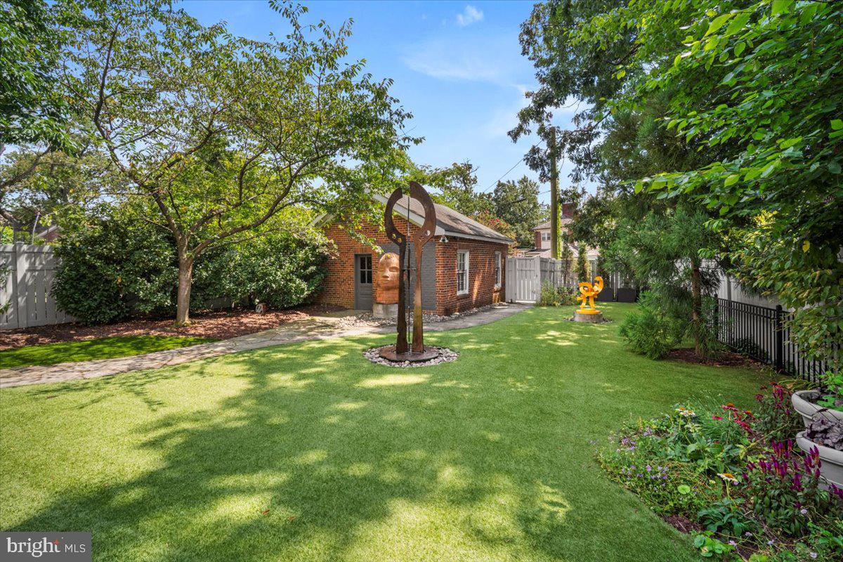 1610 CRITTENDEN ST NW, WASHINGTON, District Of Columbia 20011, 5 Bedrooms Bedrooms, ,4 BathroomsBathrooms,Residential,For sale,1610 CRITTENDEN ST NW,DCDC2211256 MLS # DCDC2211256