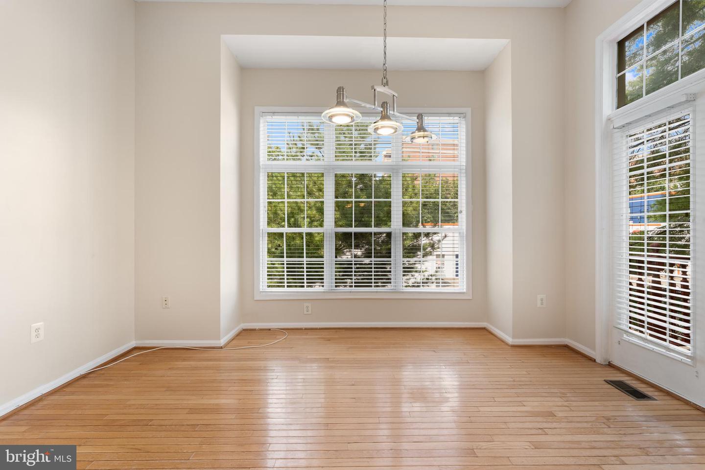 417 CLAYTON LN, ALEXANDRIA, Virginia 22304, 3 Bedrooms Bedrooms, ,3 BathroomsBathrooms,Residential,For sale,417 CLAYTON LN,VAAX2047908 MLS # VAAX2047908