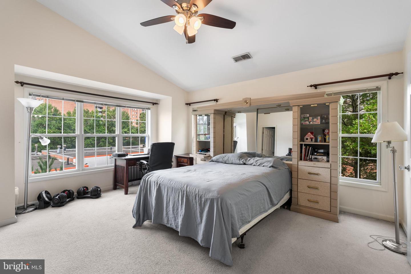 417 CLAYTON LN, ALEXANDRIA, Virginia 22304, 3 Bedrooms Bedrooms, ,3 BathroomsBathrooms,Residential,For sale,417 CLAYTON LN,VAAX2047908 MLS # VAAX2047908