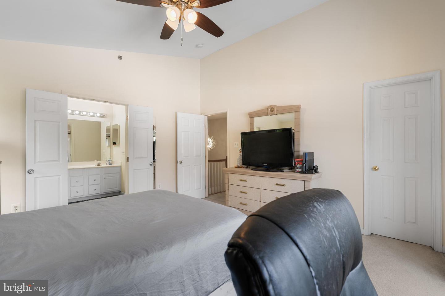 417 CLAYTON LN, ALEXANDRIA, Virginia 22304, 3 Bedrooms Bedrooms, ,3 BathroomsBathrooms,Residential,For sale,417 CLAYTON LN,VAAX2047908 MLS # VAAX2047908