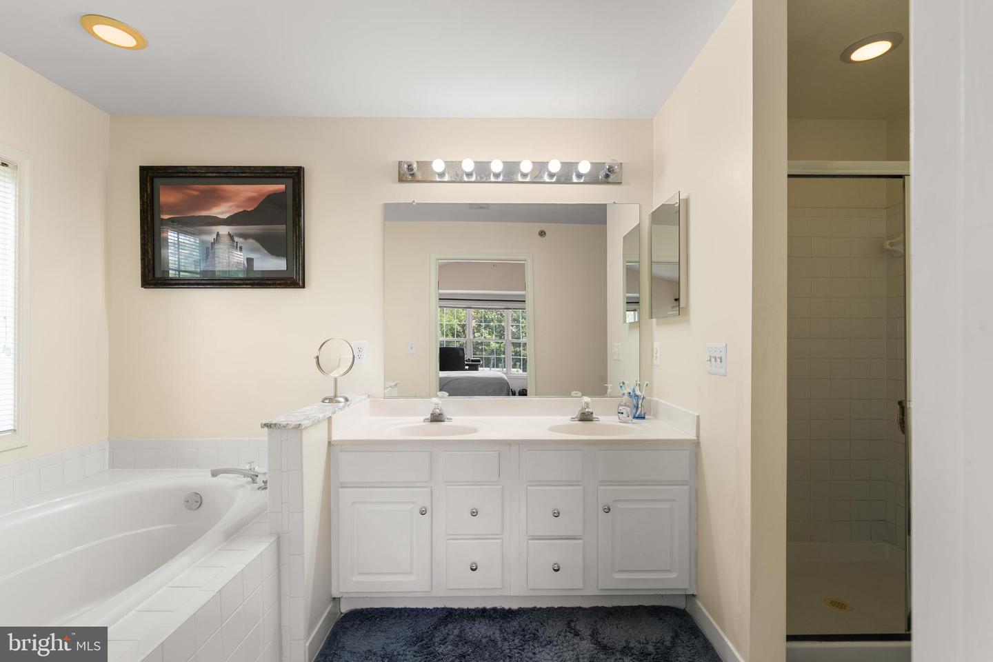 417 CLAYTON LN, ALEXANDRIA, Virginia 22304, 3 Bedrooms Bedrooms, ,3 BathroomsBathrooms,Residential,For sale,417 CLAYTON LN,VAAX2047908 MLS # VAAX2047908