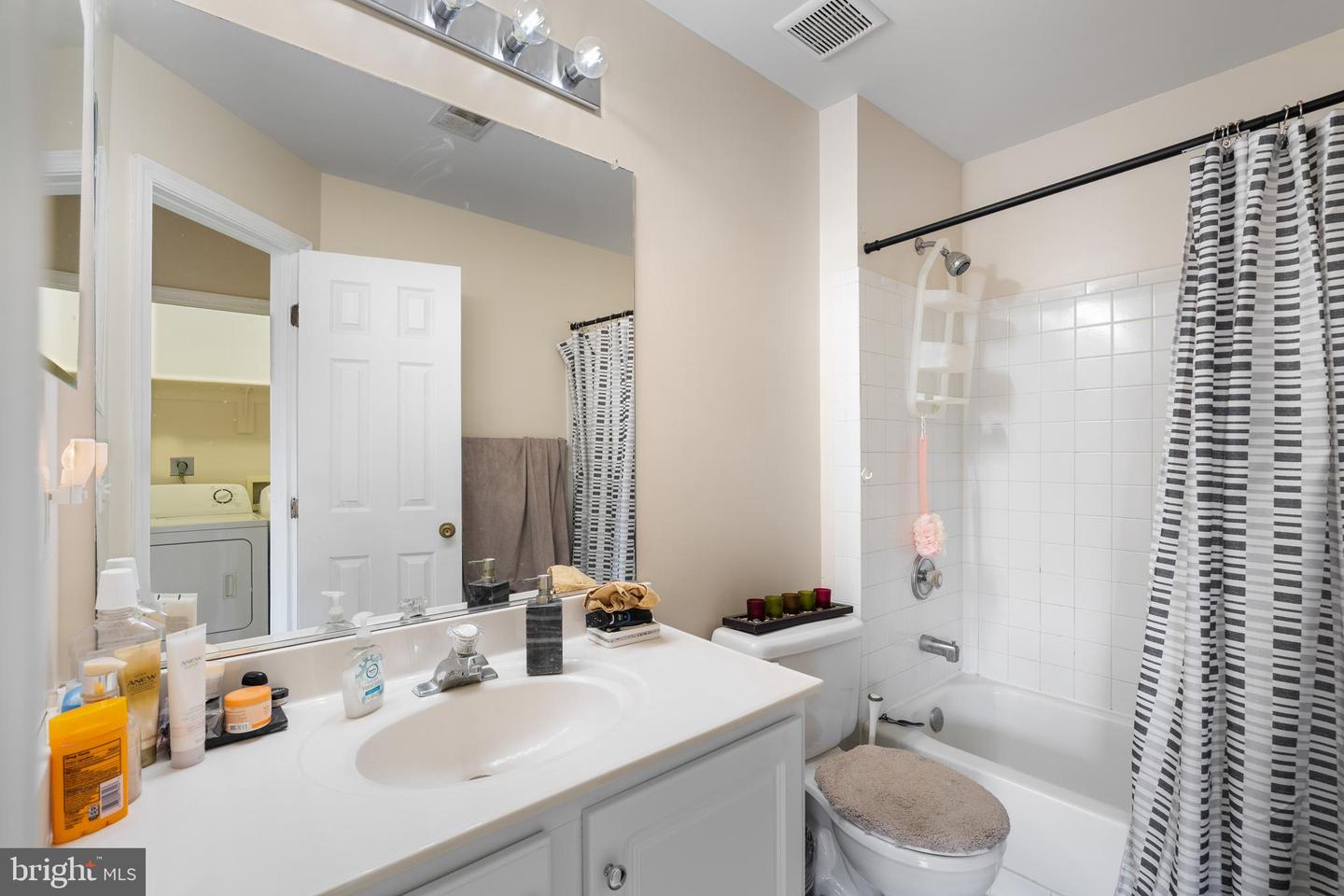 417 CLAYTON LN, ALEXANDRIA, Virginia 22304, 3 Bedrooms Bedrooms, ,3 BathroomsBathrooms,Residential,For sale,417 CLAYTON LN,VAAX2047908 MLS # VAAX2047908