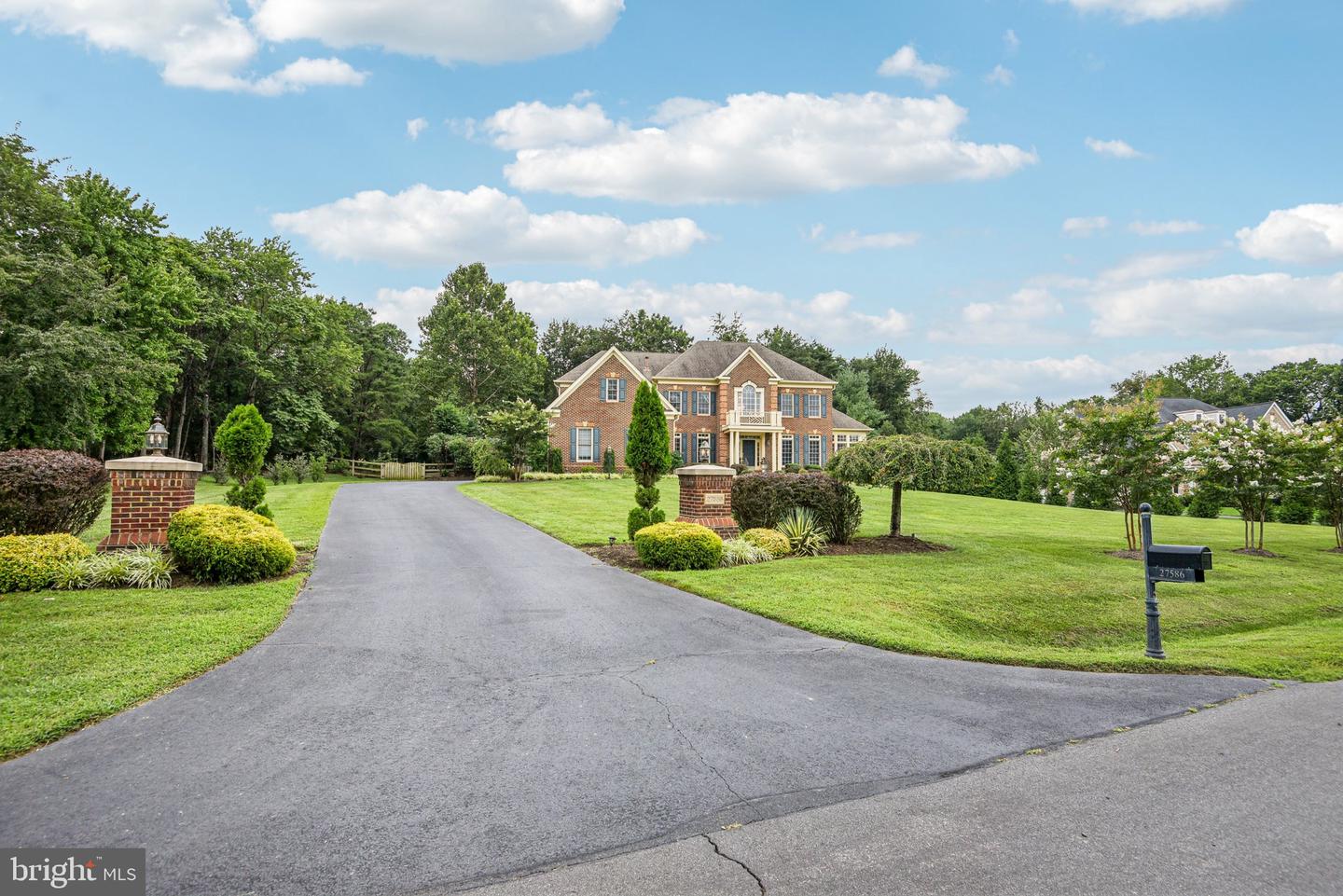 27586 PADDOCK TRAIL PL, CHANTILLY, Virginia 20152, 5 Bedrooms Bedrooms, ,4 BathroomsBathrooms,Residential,For sale,27586 PADDOCK TRAIL PL,VALO2103904 MLS # VALO2103904