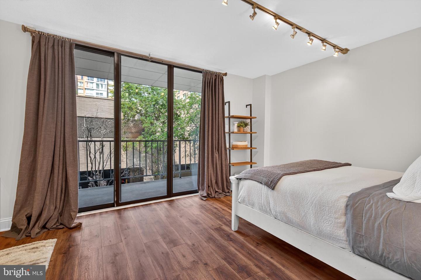 2201 L ST NW #316, WASHINGTON, District Of Columbia 20037, ,1 BathroomBathrooms,Residential,For sale,2201 L ST NW #316,DCDC2216564 MLS # DCDC2216564