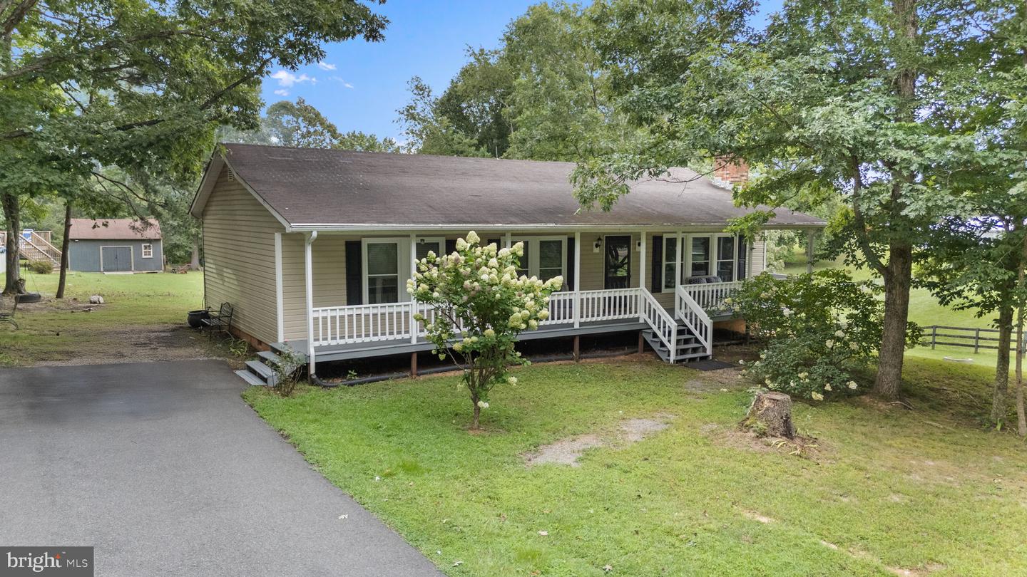 5762 SUMERDUCK RD, SUMERDUCK, Virginia 22742, 3 Bedrooms Bedrooms, ,2 BathroomsBathrooms,Residential,For sale,5762 SUMERDUCK RD,VAFQ2018030 MLS # VAFQ2018030